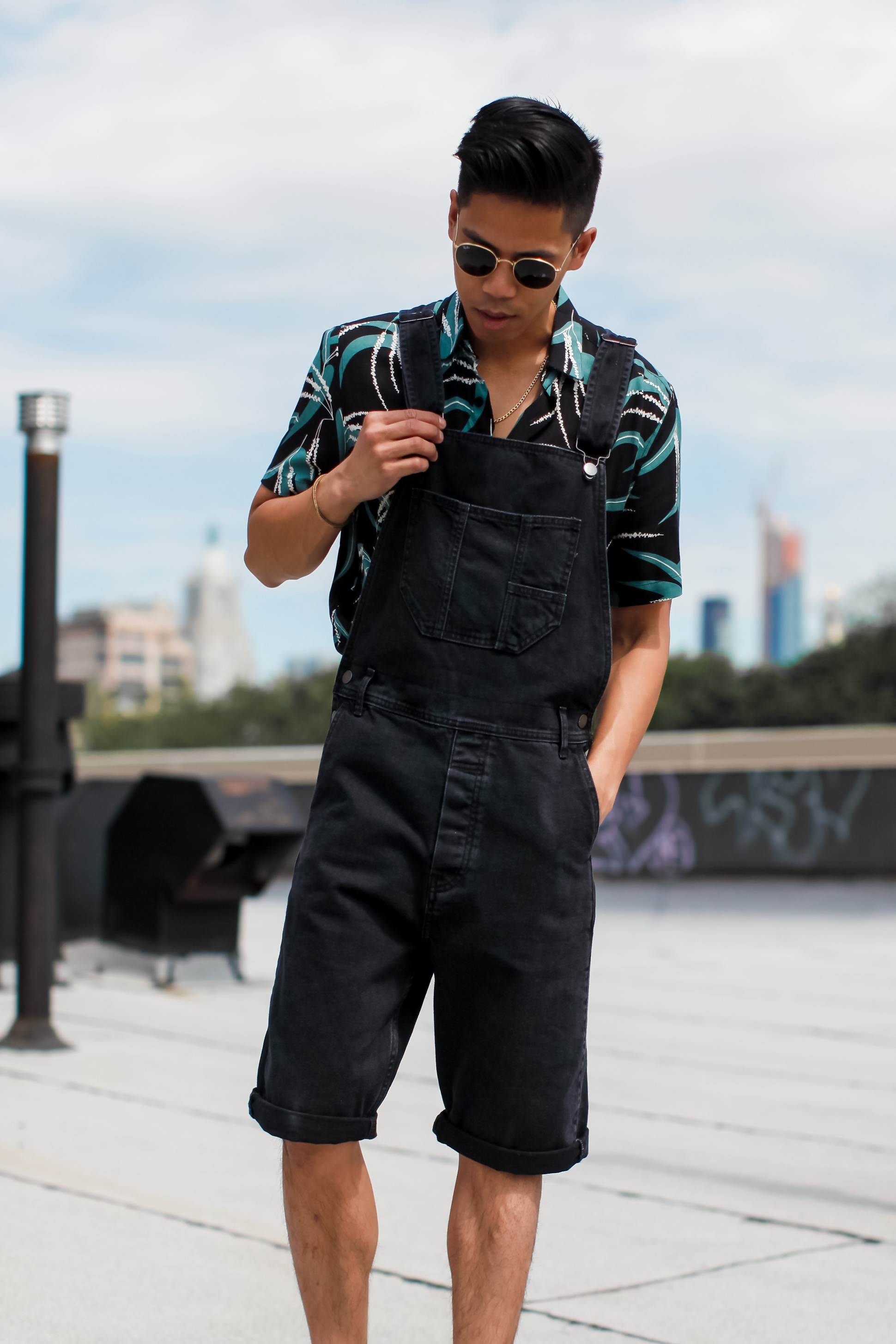 how to wear mens overall shorts street style