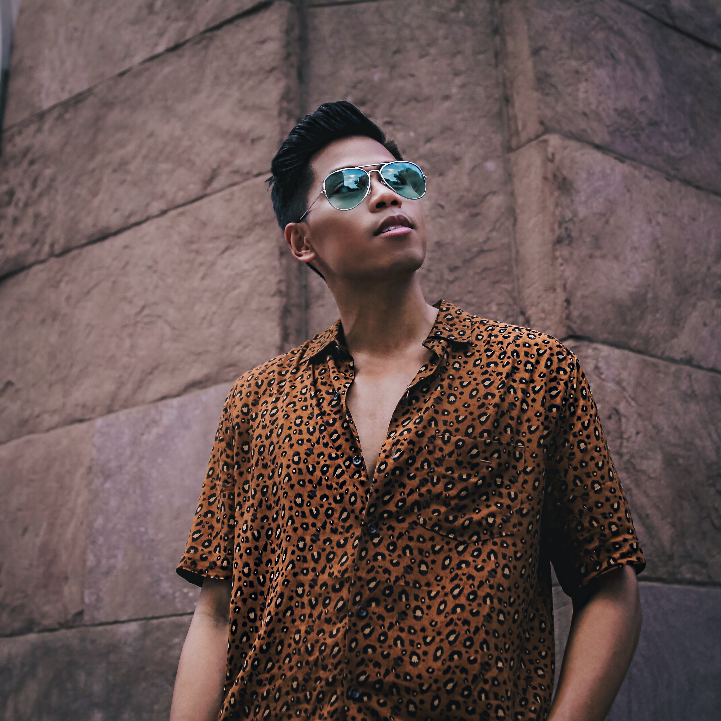 how to wear mens leopard print shirt guys street style bloger