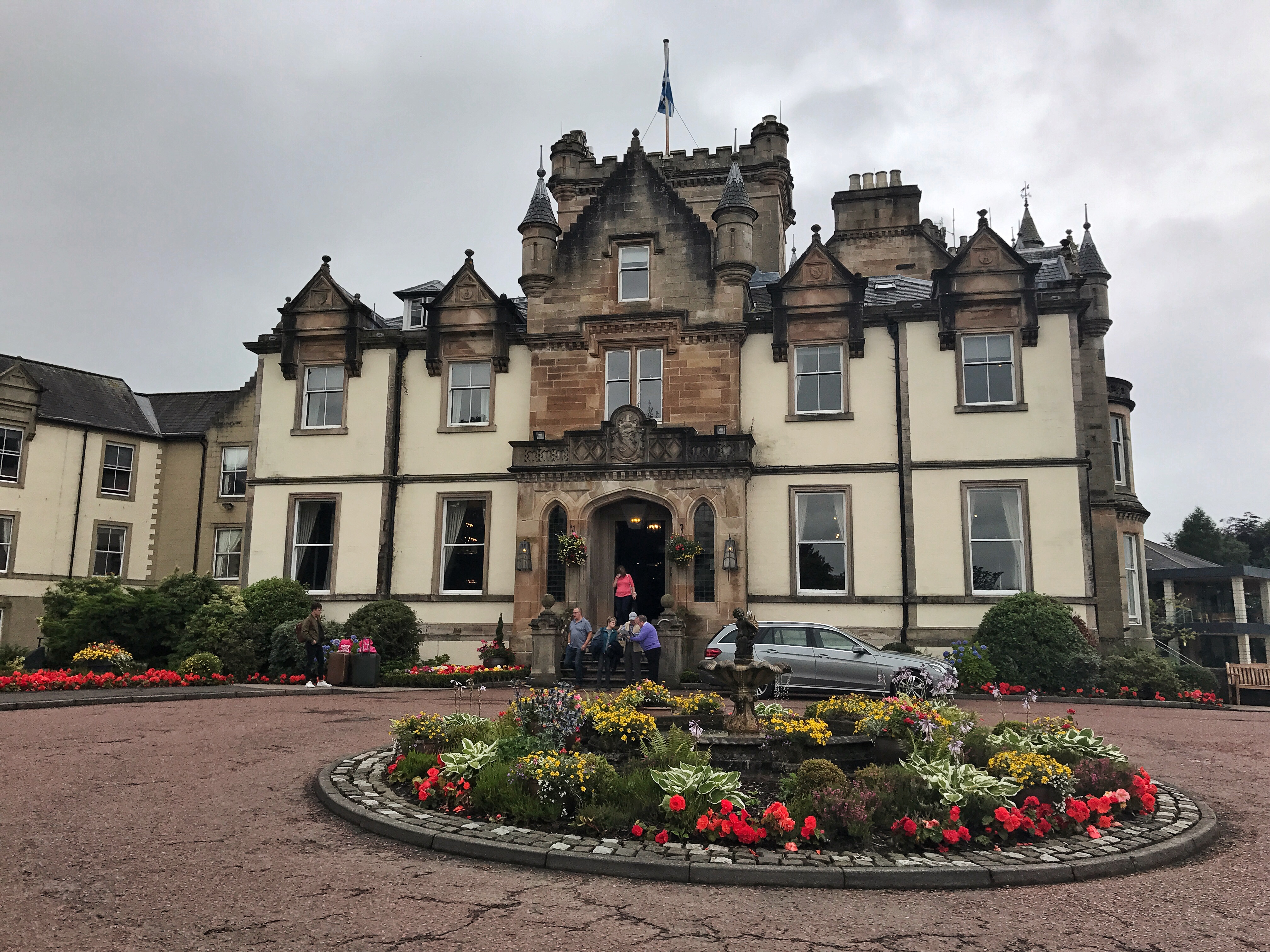 inveraray castle loch lomond visit scotland