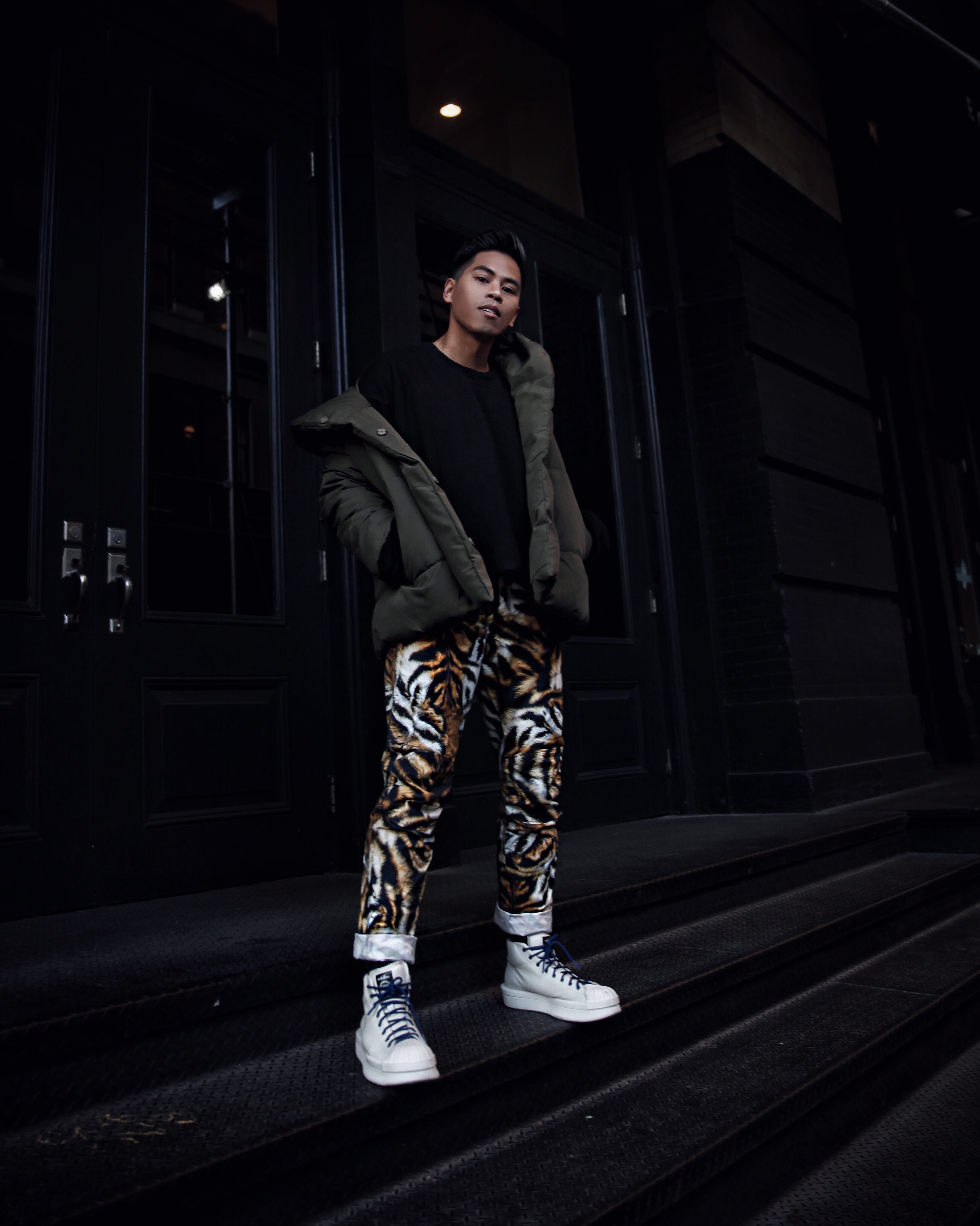 how to style the gstar raw elwood x25 printed jeans x pharrell